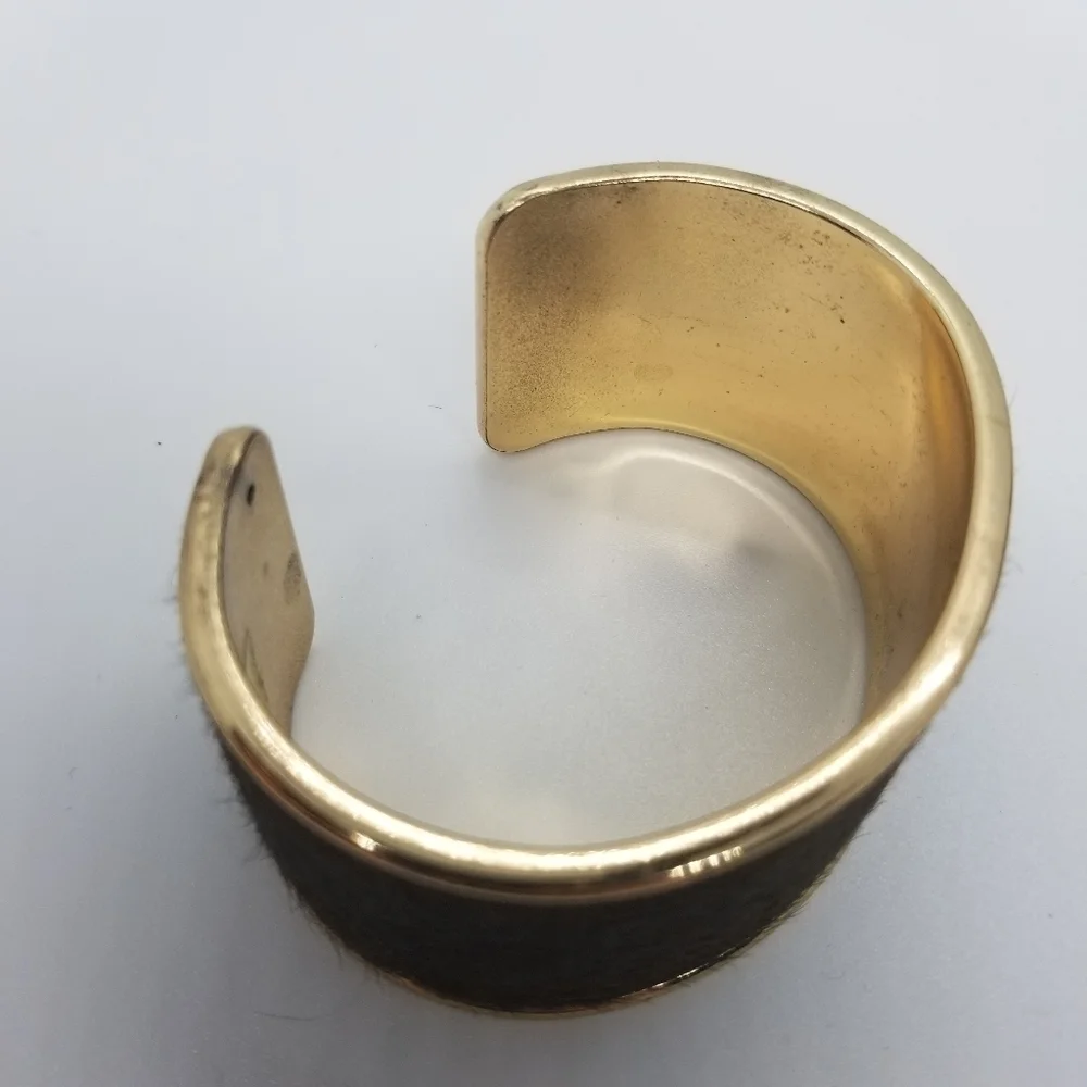 N/A gold tone